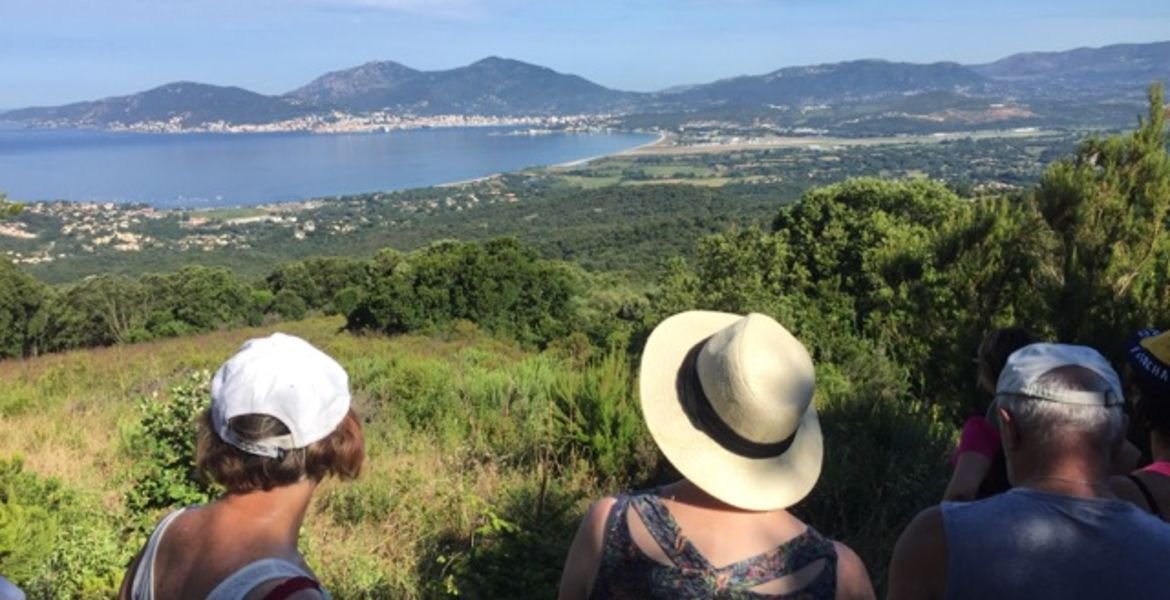 Point de vue sur Ajaccio pendant notre sortie Randonnée Porticcio