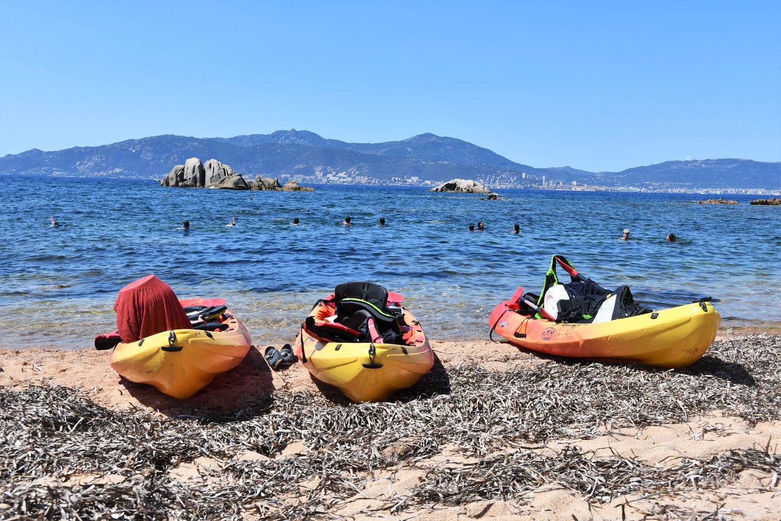 Kayaks in Isolella for a guided trip