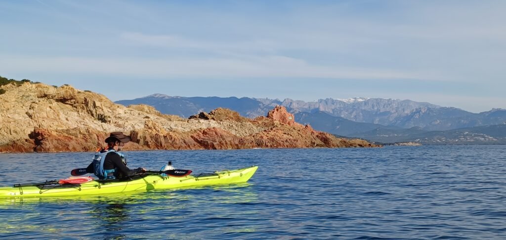 Kayak de mer en Corse : trois semaines pour réaliser le tour de l’île